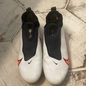 These shoes gave marks in them that can potentially be scrubbed off, see pix